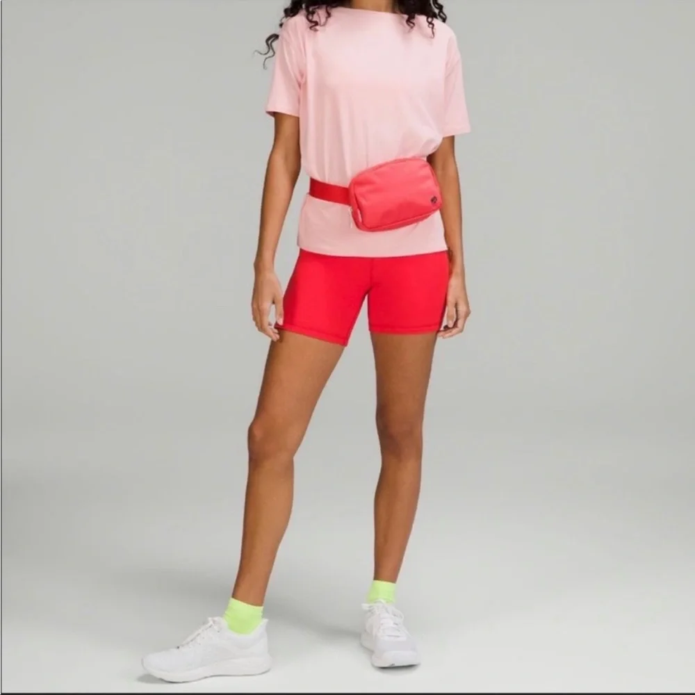 NWT * Lululemon Pale Raspberry Everywhere Belt Bag